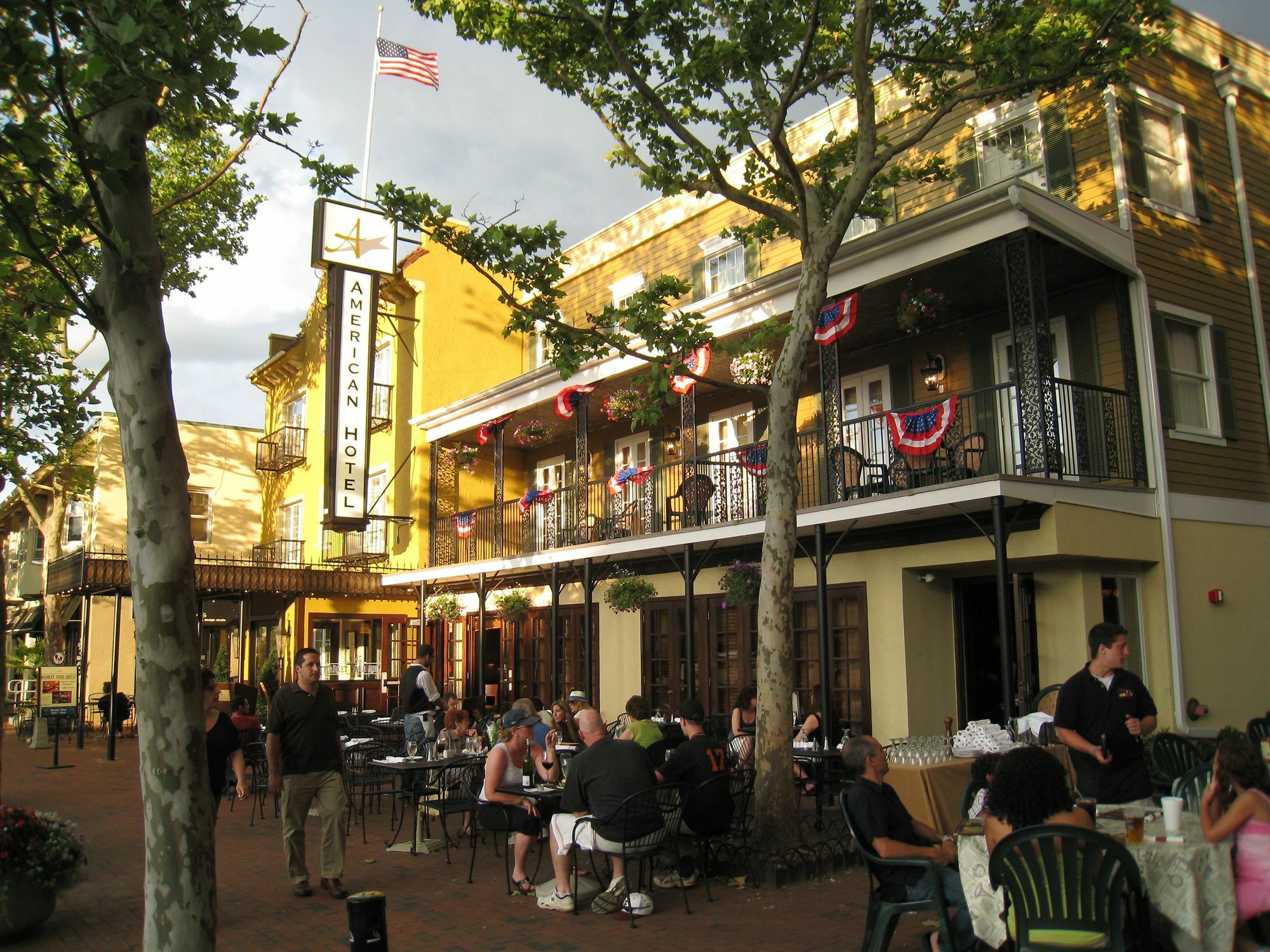 American Hotel Freehold Exteriér fotografie